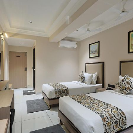 Hotel Royal Town Ahmedabad Extérieur photo