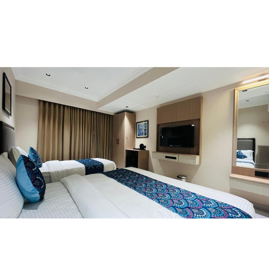 Hotel Royal Town Ahmedabad Extérieur photo