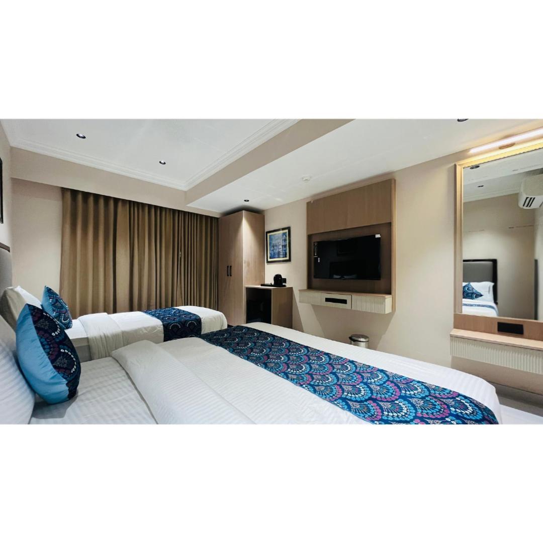 Hotel Royal Town Ahmedabad Extérieur photo