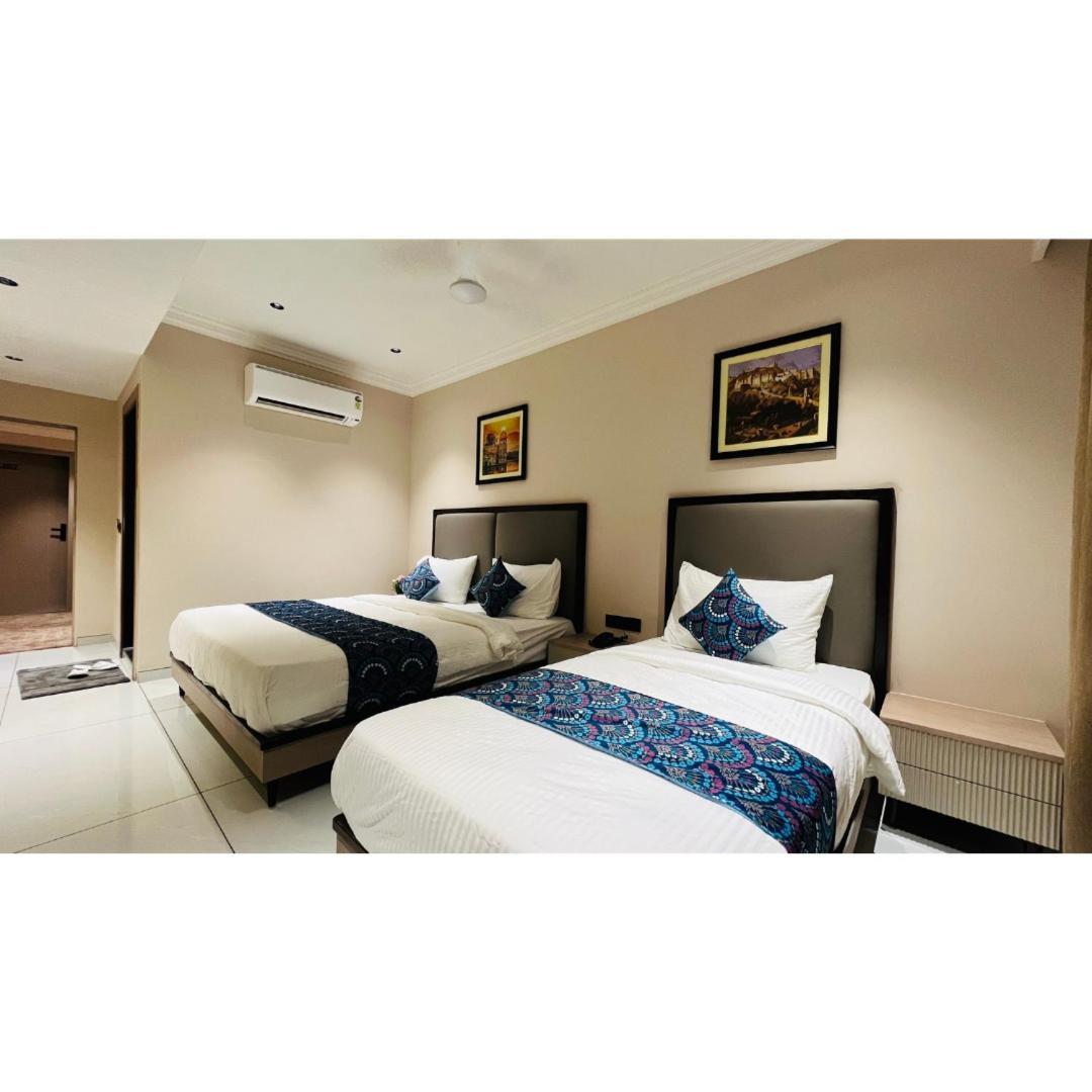 Hotel Royal Town Ahmedabad Extérieur photo