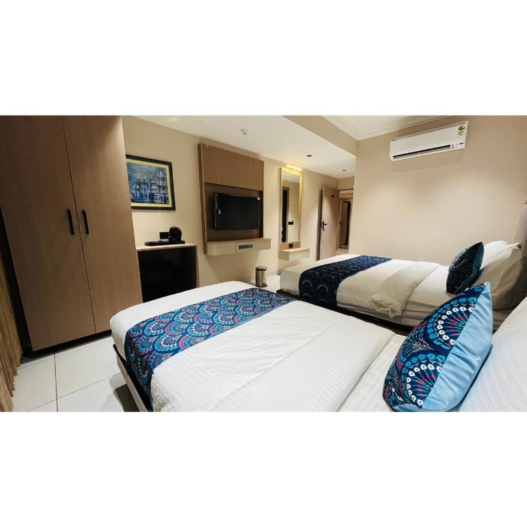 Hotel Royal Town Ahmedabad Extérieur photo