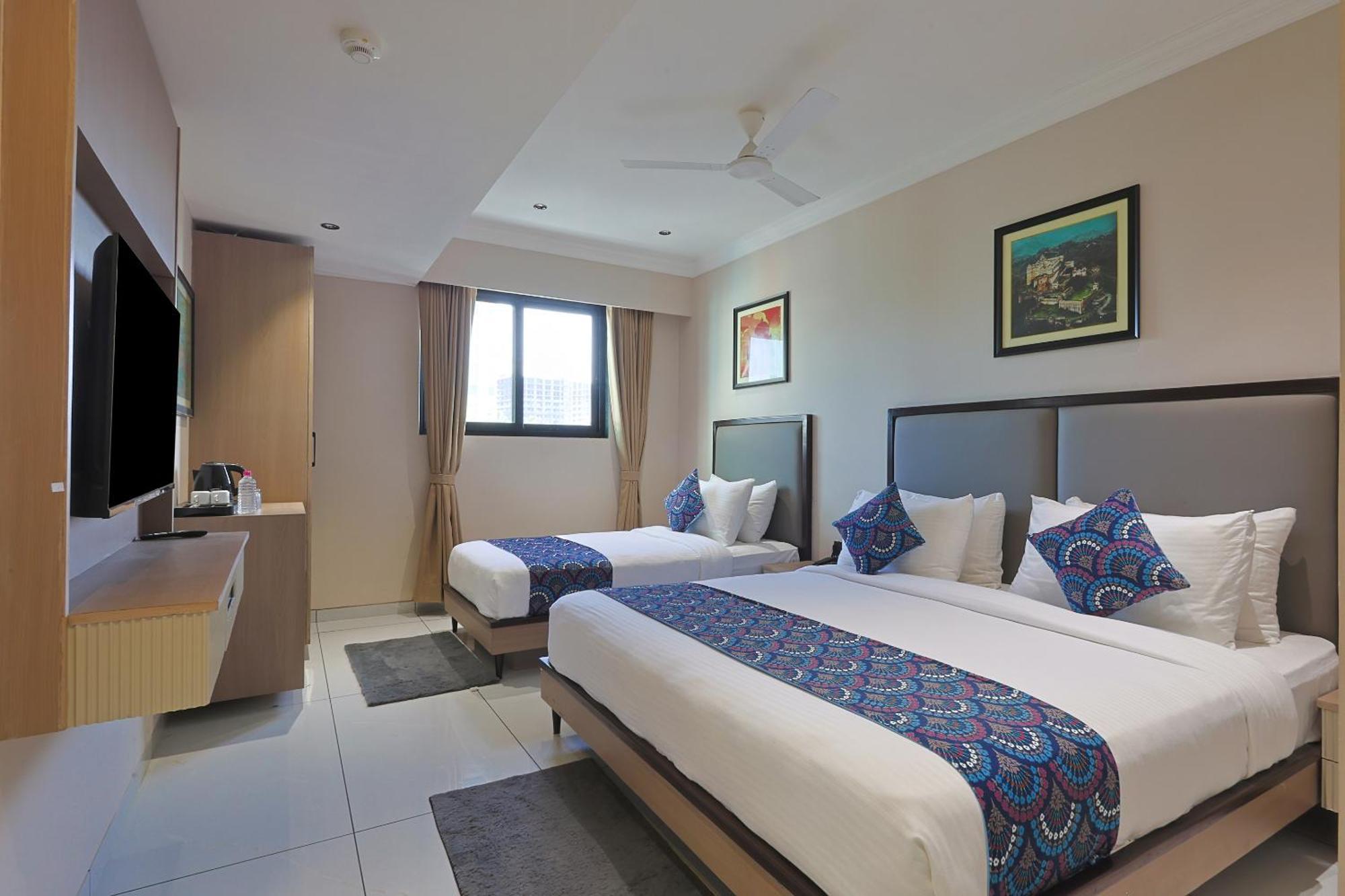 Hotel Royal Town Ahmedabad Extérieur photo