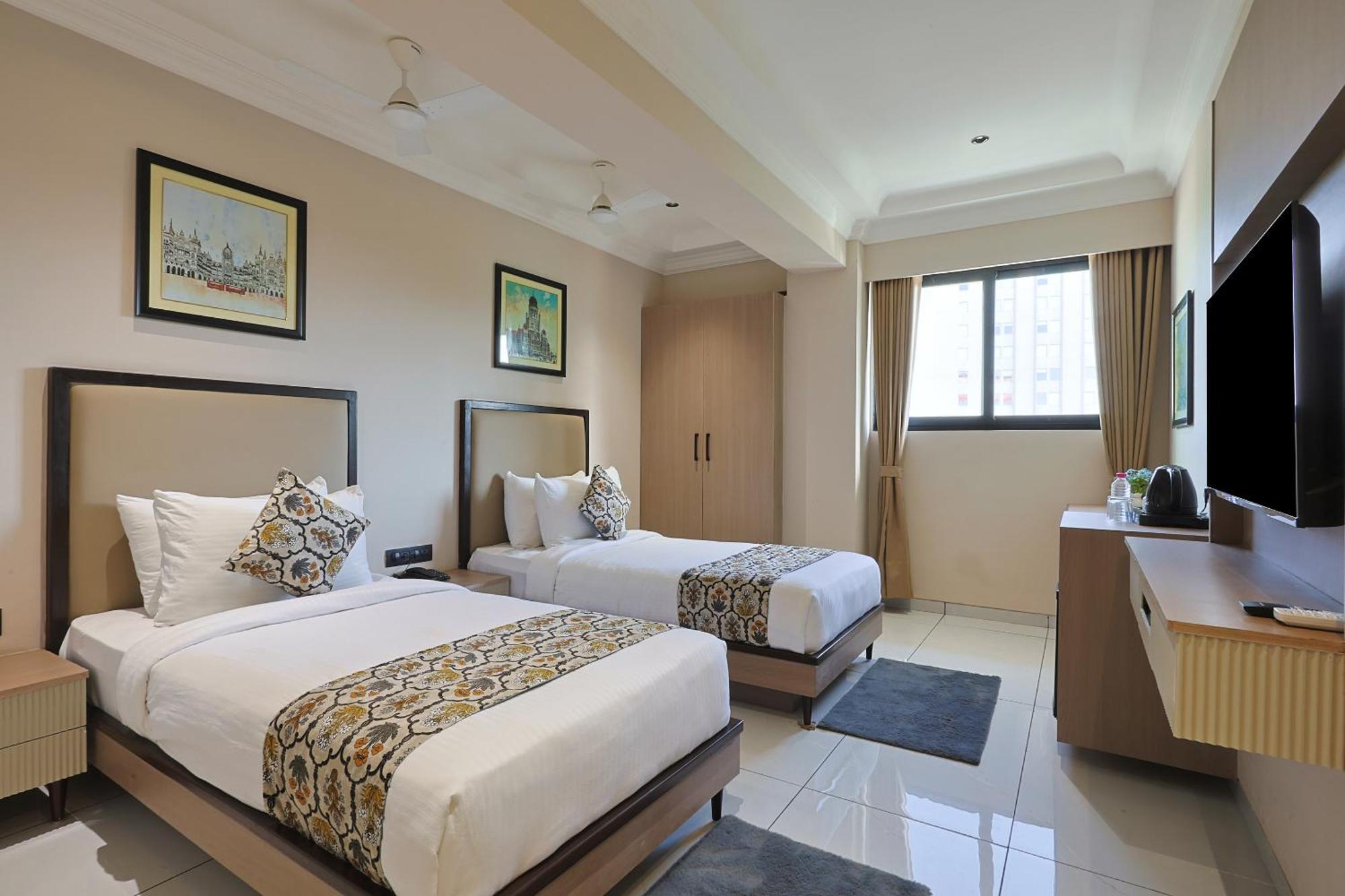 Hotel Royal Town Ahmedabad Extérieur photo