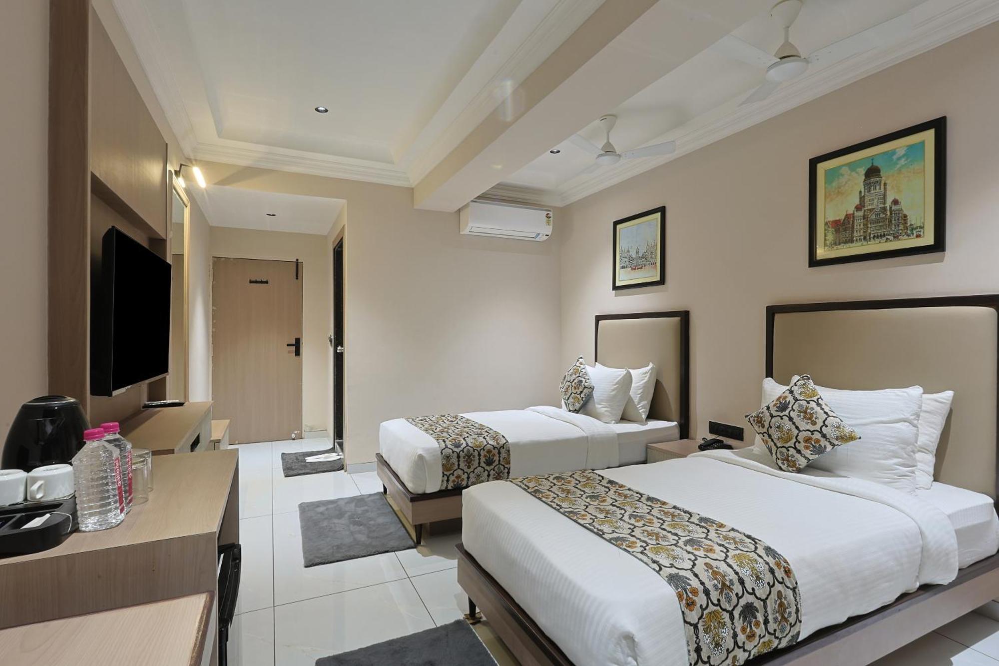 Hotel Royal Town Ahmedabad Extérieur photo