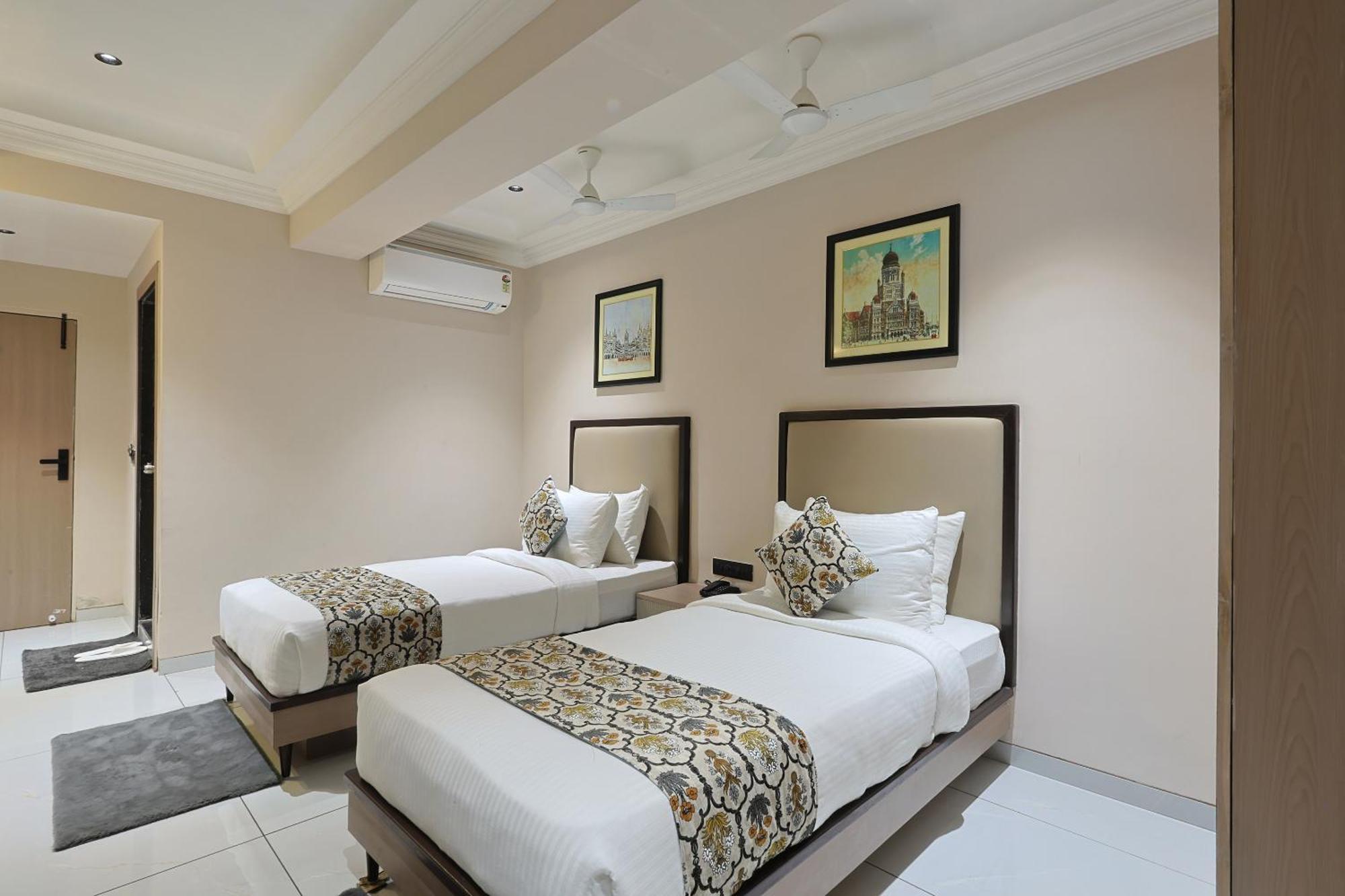Hotel Royal Town Ahmedabad Extérieur photo