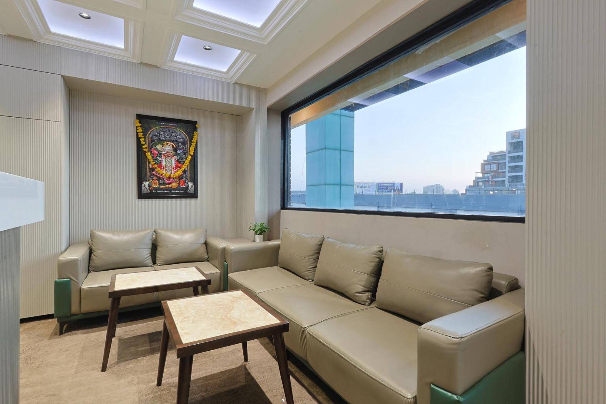 Hotel Royal Town Ahmedabad Extérieur photo
