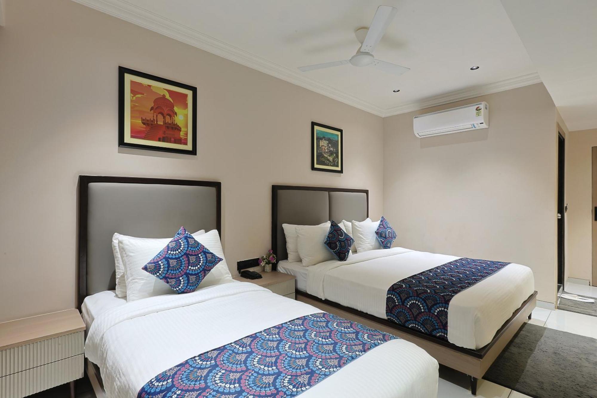 Hotel Royal Town Ahmedabad Extérieur photo