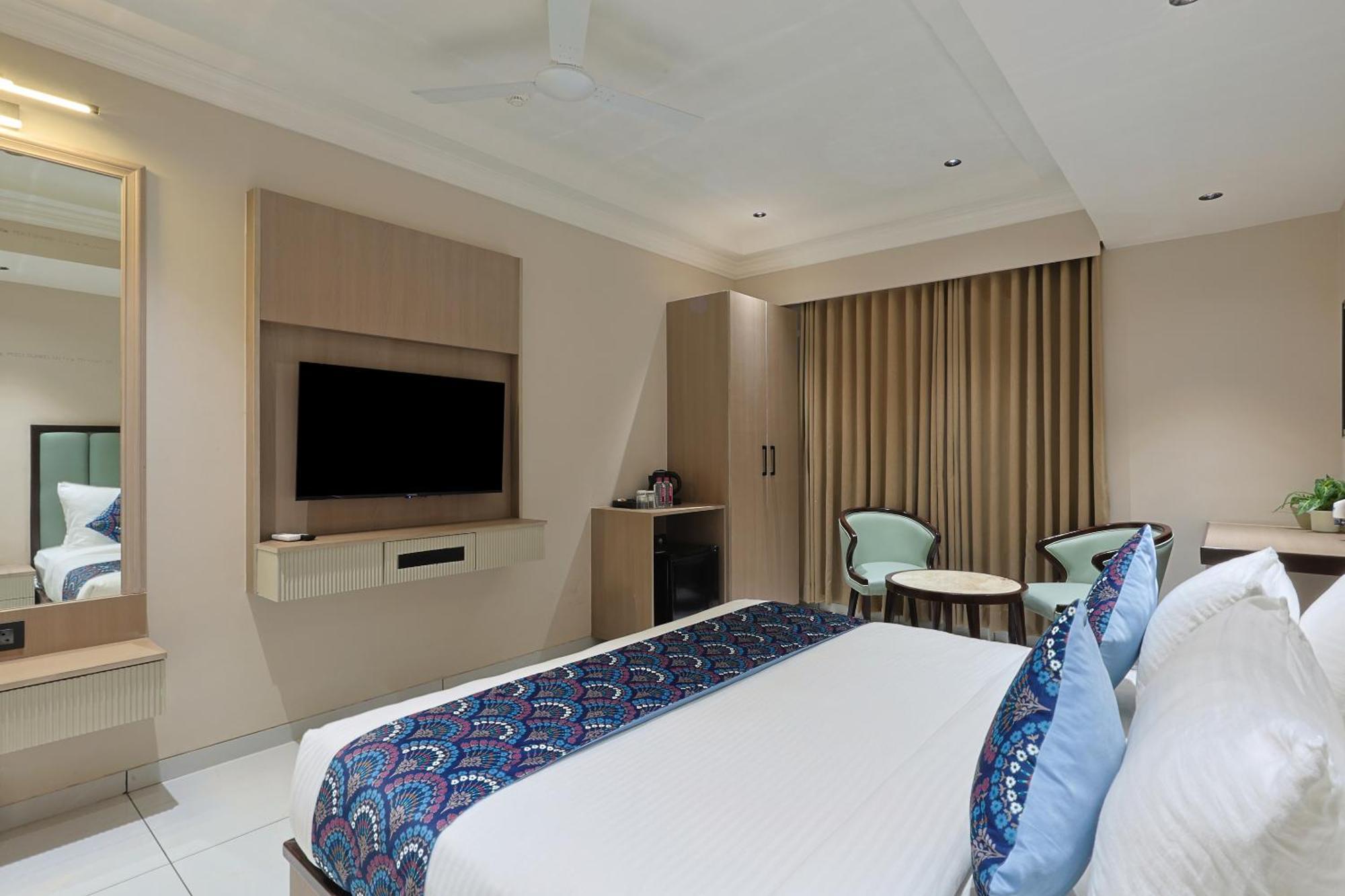 Hotel Royal Town Ahmedabad Extérieur photo