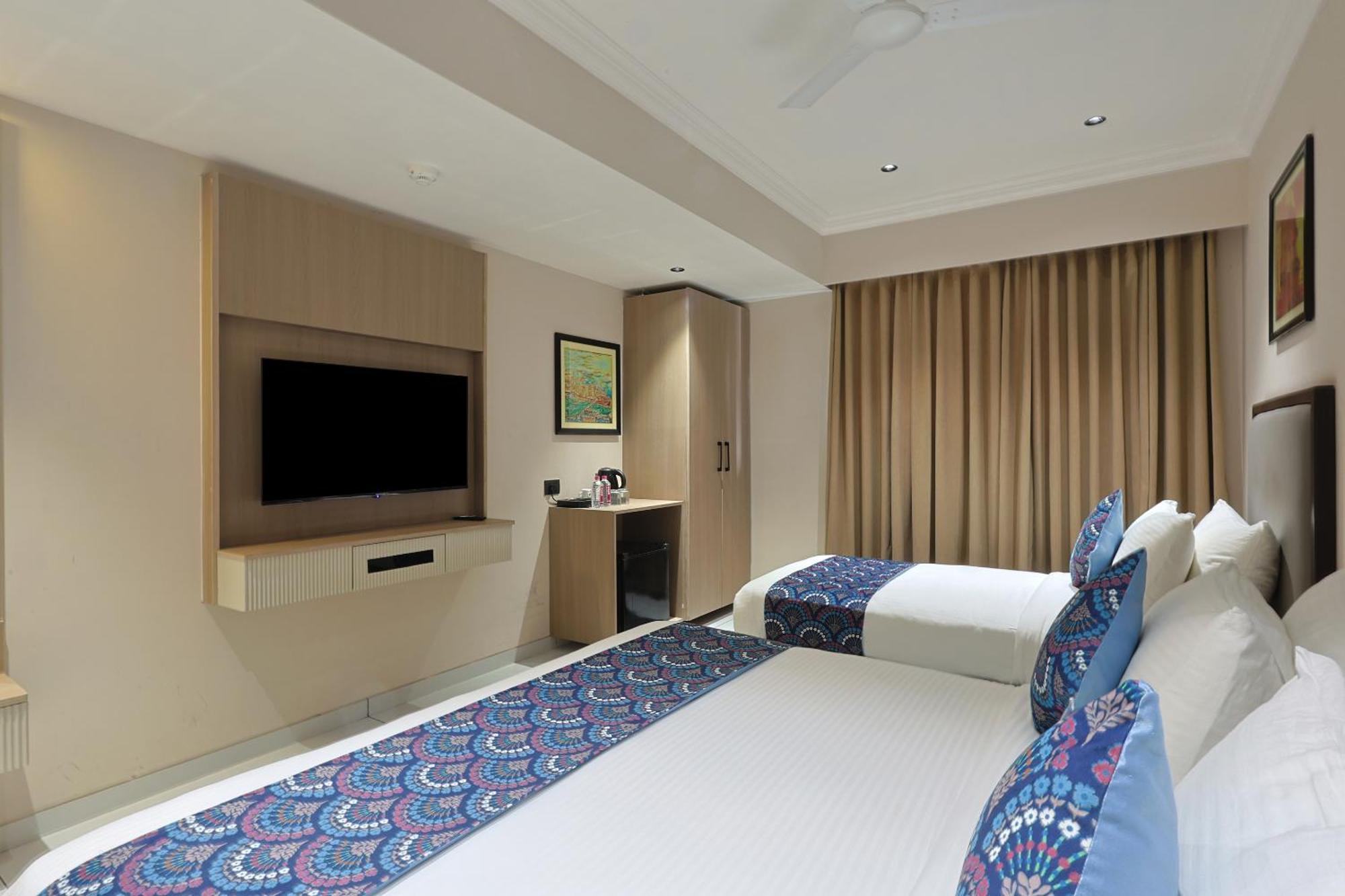 Hotel Royal Town Ahmedabad Extérieur photo