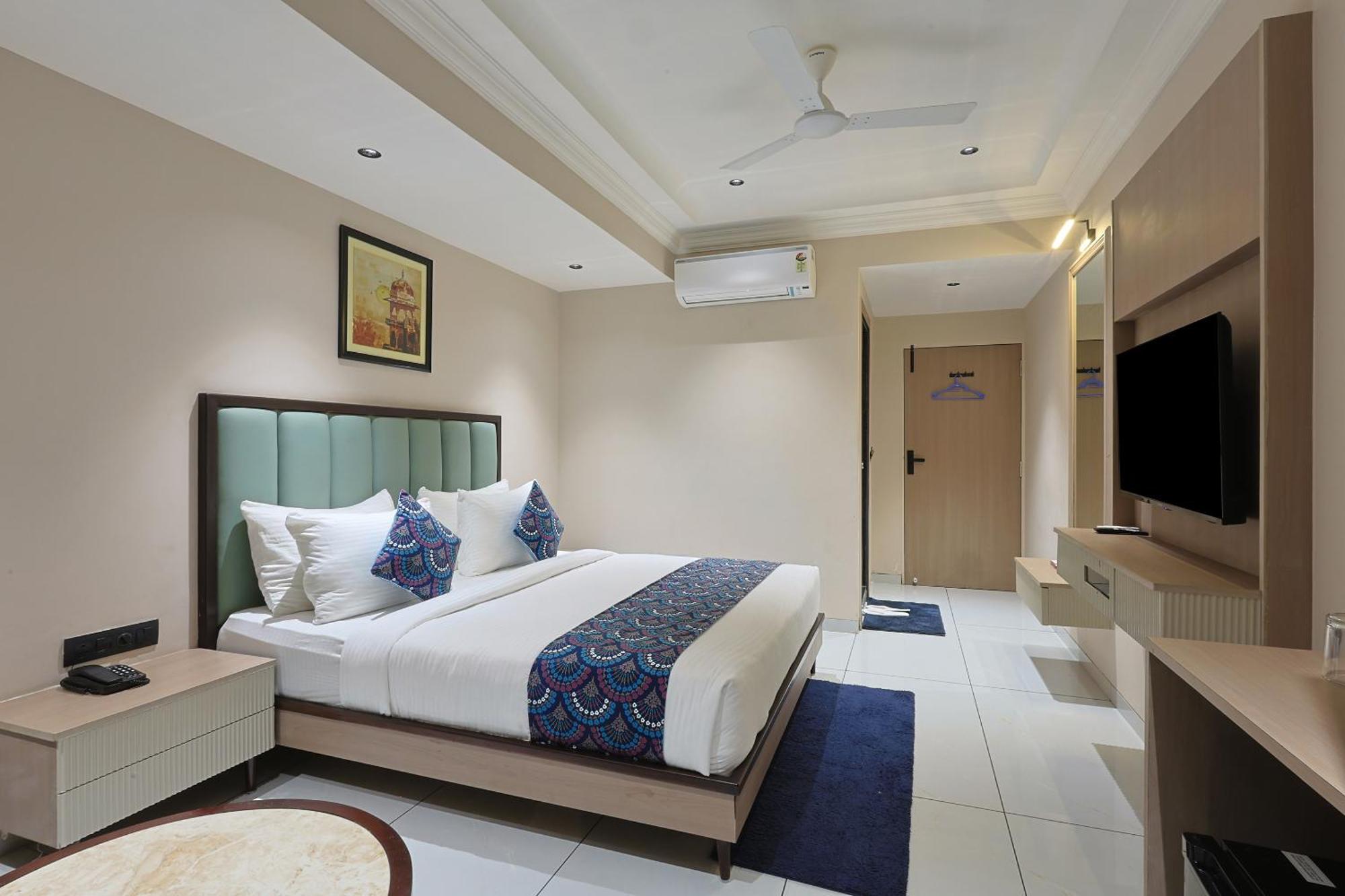 Hotel Royal Town Ahmedabad Extérieur photo