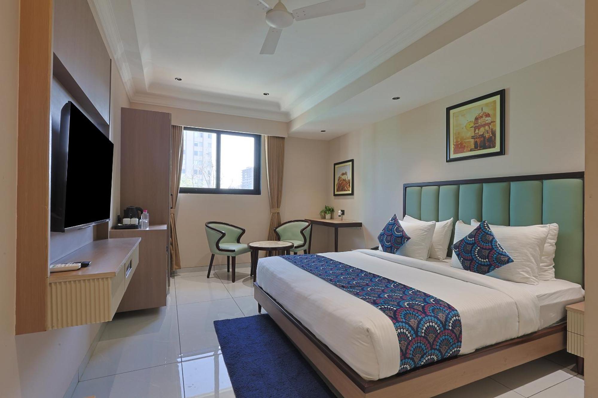 Hotel Royal Town Ahmedabad Extérieur photo