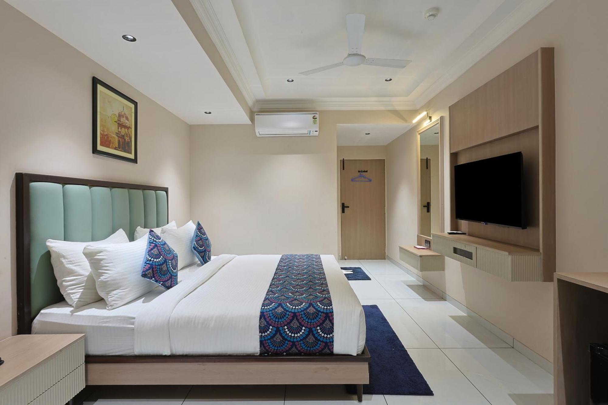 Hotel Royal Town Ahmedabad Extérieur photo